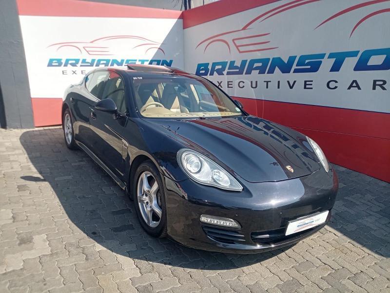 Porsche SEDAN