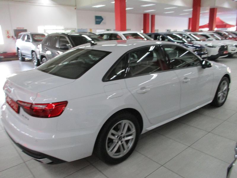 Audi A4 Sedan 35 Tfsi S Tronic Advanced