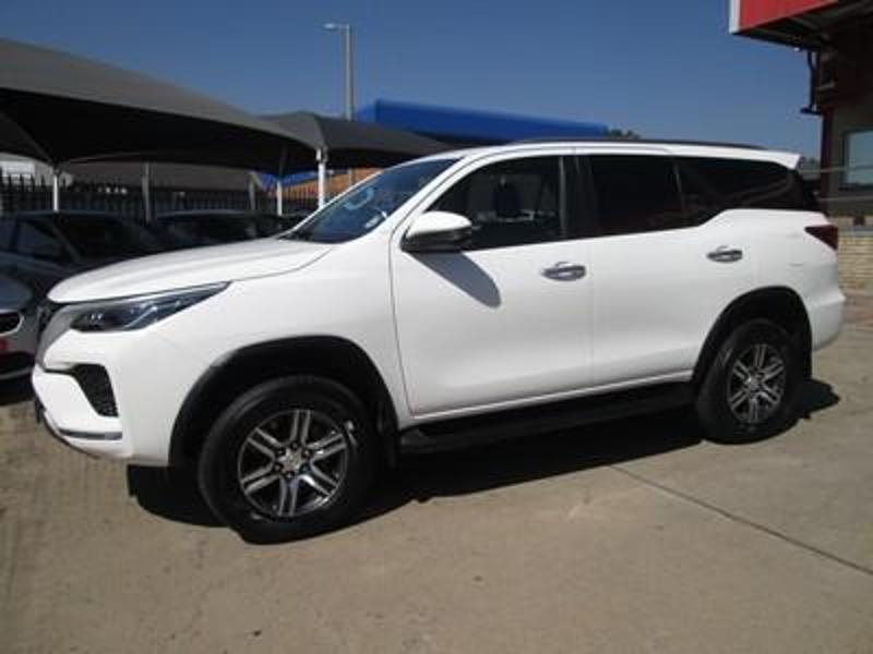 Toyota Fortuner 2.4 Gd-6 4X4 At