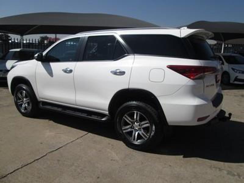 Toyota Fortuner 2.4 Gd-6 4X4 At