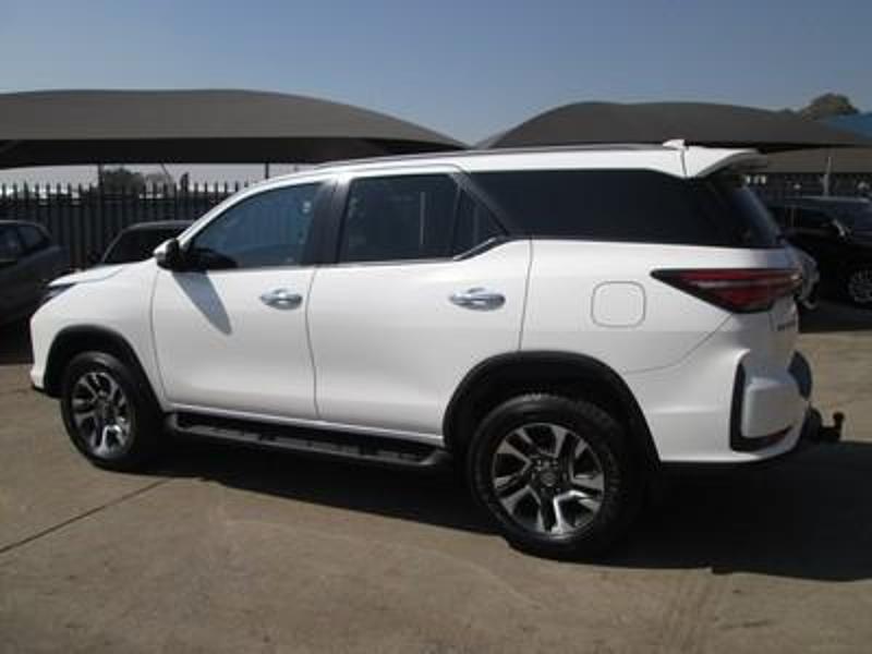 Toyota Fortuner 2.4 Gd-6 At