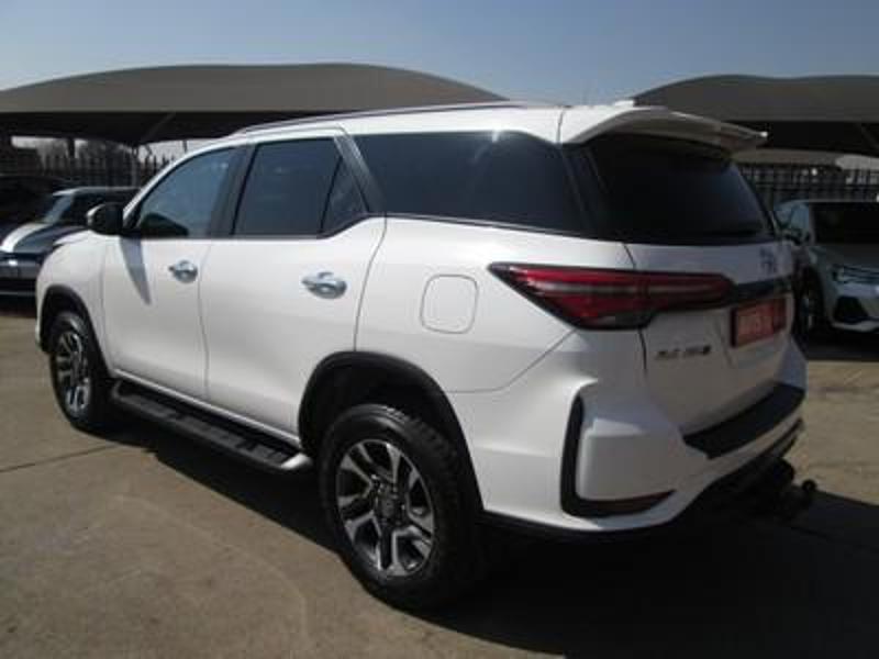 Toyota Fortuner 2.4 Gd-6 At