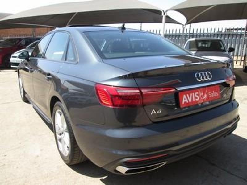 Audi A4 Sedan 35 Tfsi S Tronic