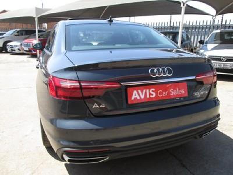 Audi A4 Sedan 35 Tfsi S Tronic