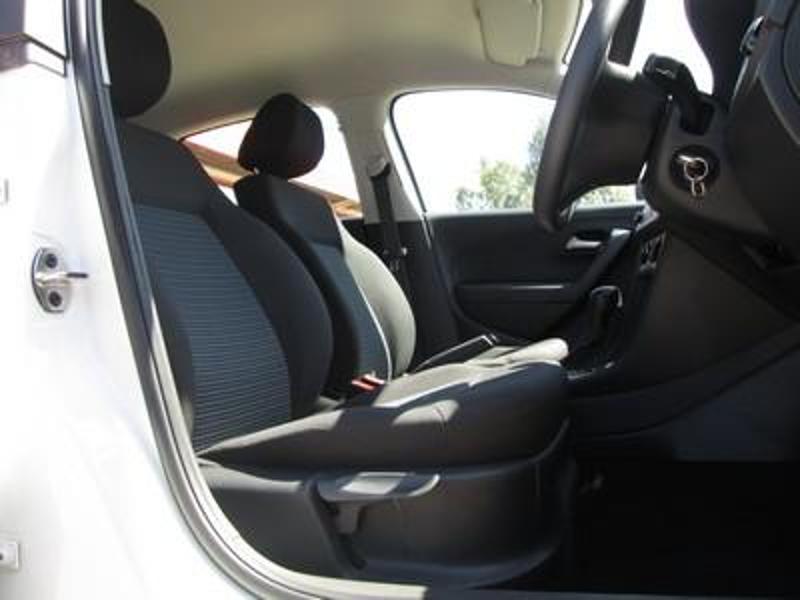 Volkswagen Polo Vivo Hatch 1.6 Comfortline Tiptronic