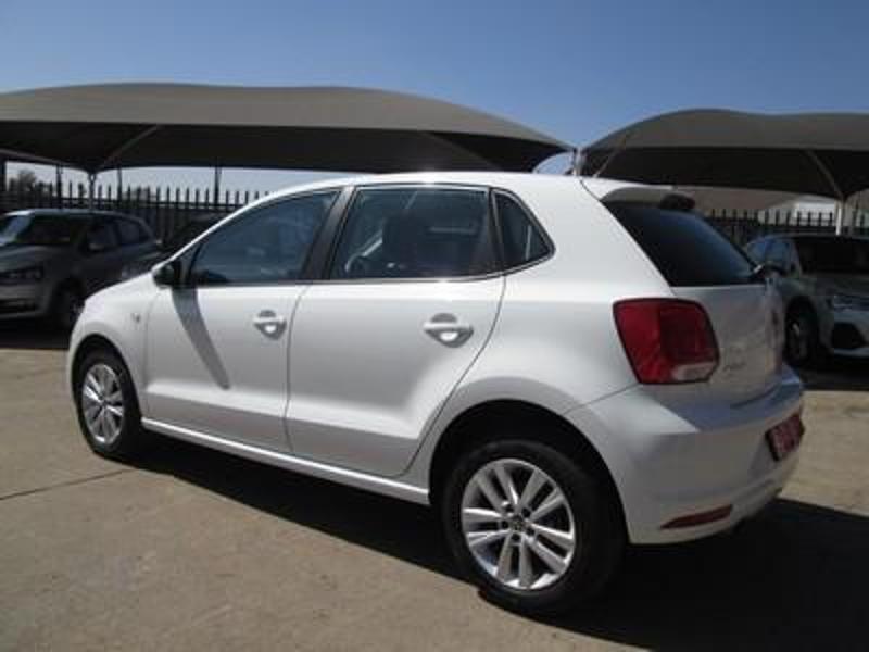 Volkswagen Polo Vivo Hatch 1.6 Comfortline Tiptronic