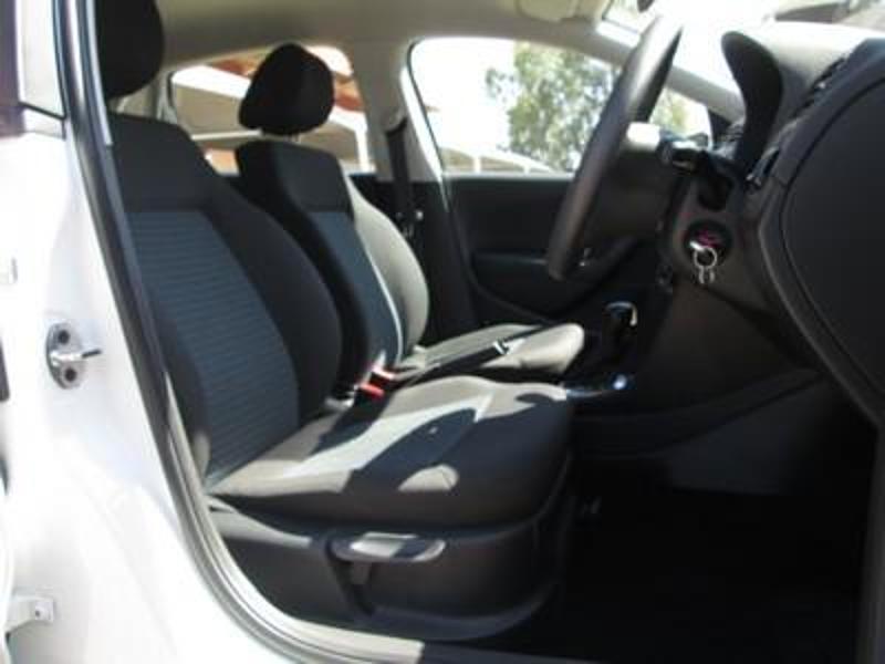 Volkswagen Polo Vivo Hatch 1.6 Comfortline Tiptronic