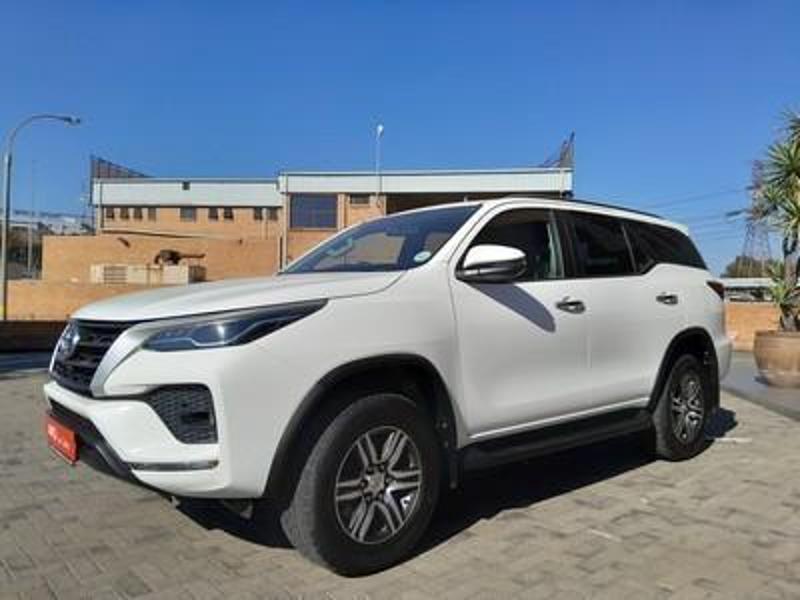 Toyota Fortuner 2.4 Gd-6 Raised Body At