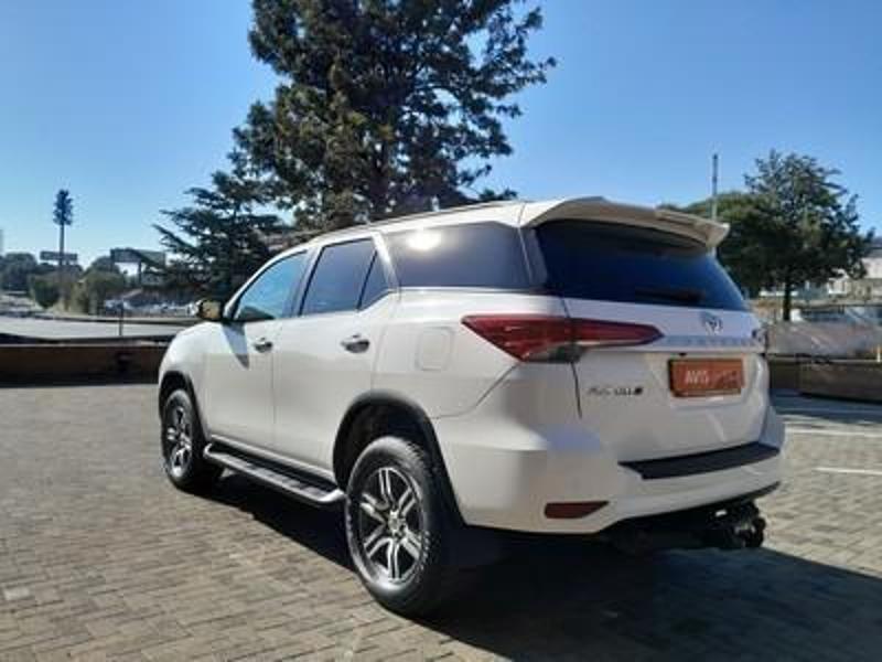 Toyota Fortuner 2.4 Gd-6 Raised Body At