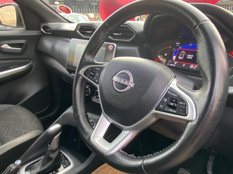 Nissan Magnite 1.0 Acenta Plus Cvt Oled