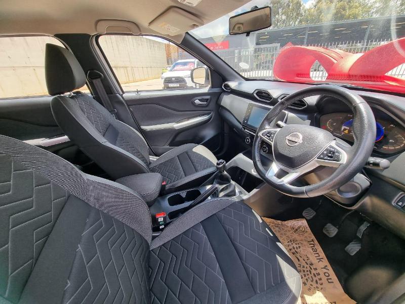 Nissan Magnite 1.0 Acenta Plus Cvt Oled