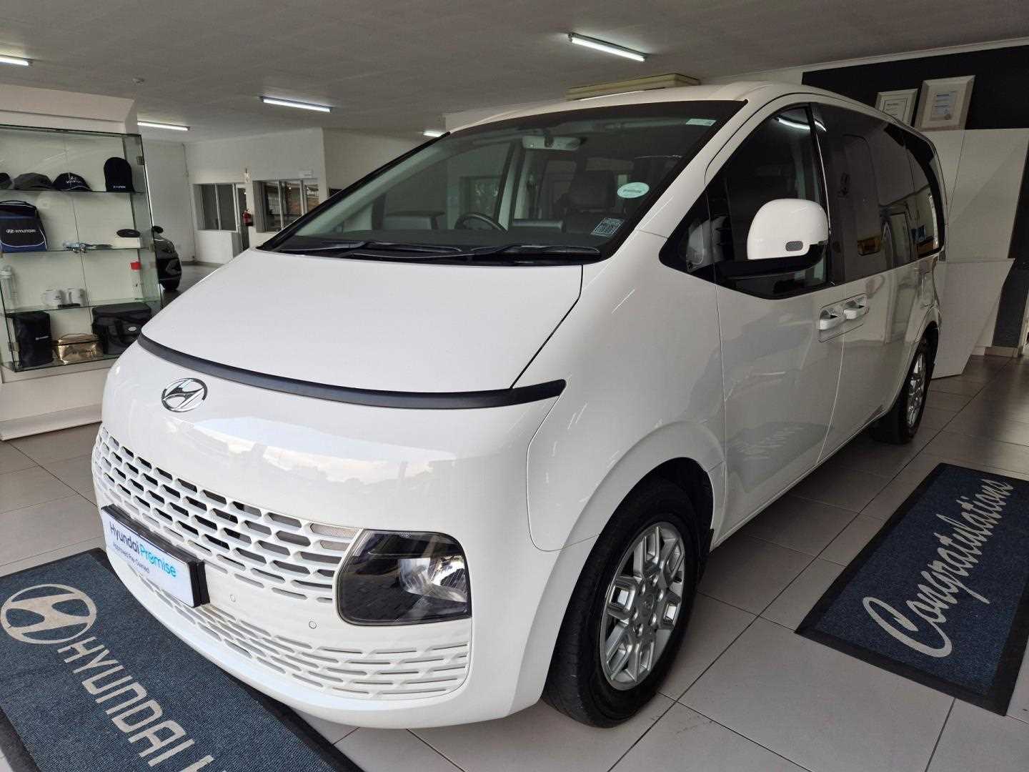 Hyundai Staria 2.2D Executive (9 Seater)