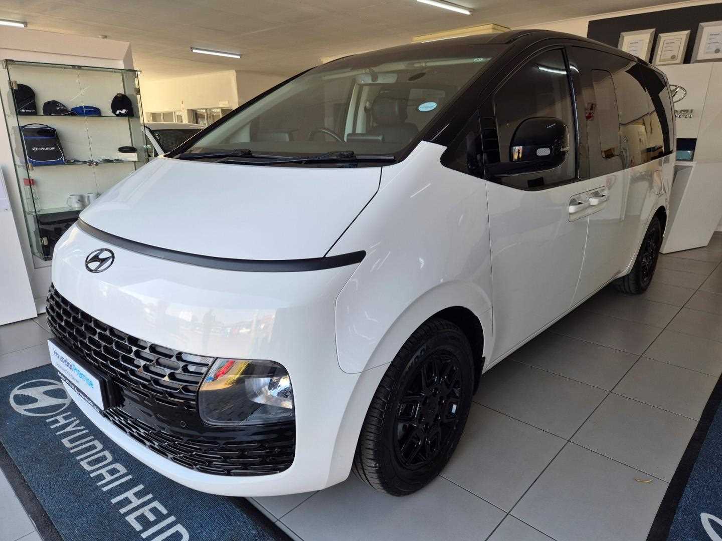 Hyundai STARIA 2.2D EXECUTIVE A/T for Sale in South Africa