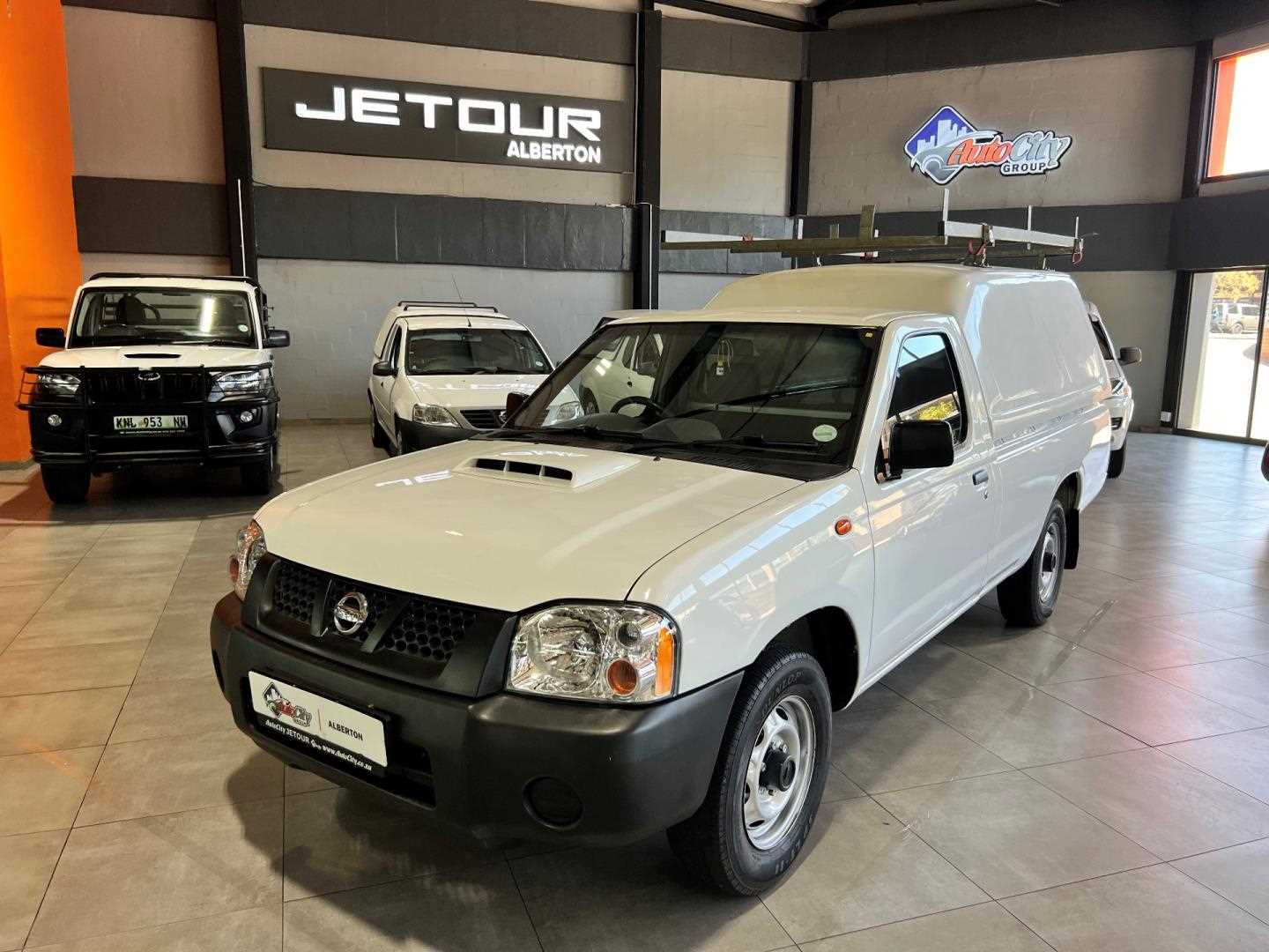 Nissan HARDBODY NP300 2.5 TDi LWB P/U S/C for Sale in South Africa