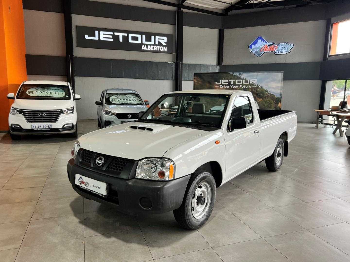 Nissan HARDBODY NP300 2.5 TDi LWB P/U S/C for Sale in South Africa