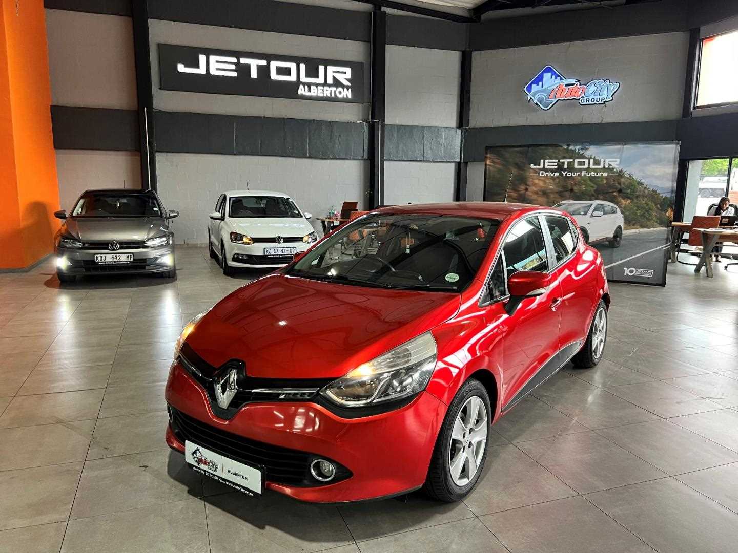 Renault CLIO IV 900 T EXPRESSION 5DR (66KW) for Sale in South Africa