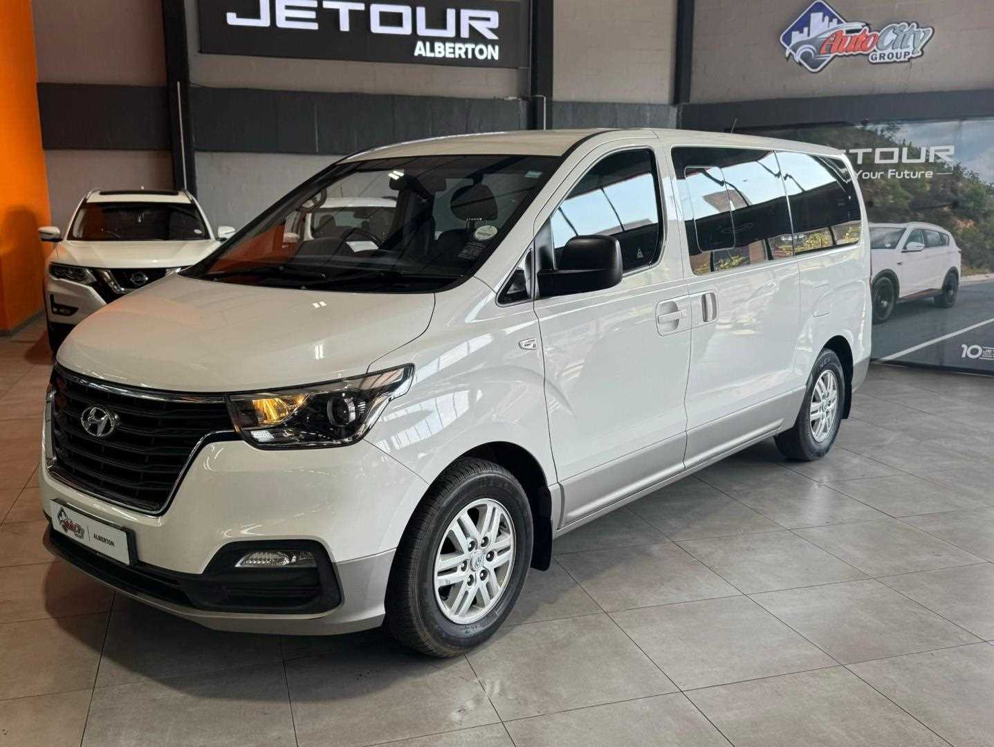 Hyundai H1 2.4 CVVT GLS 9 Seater