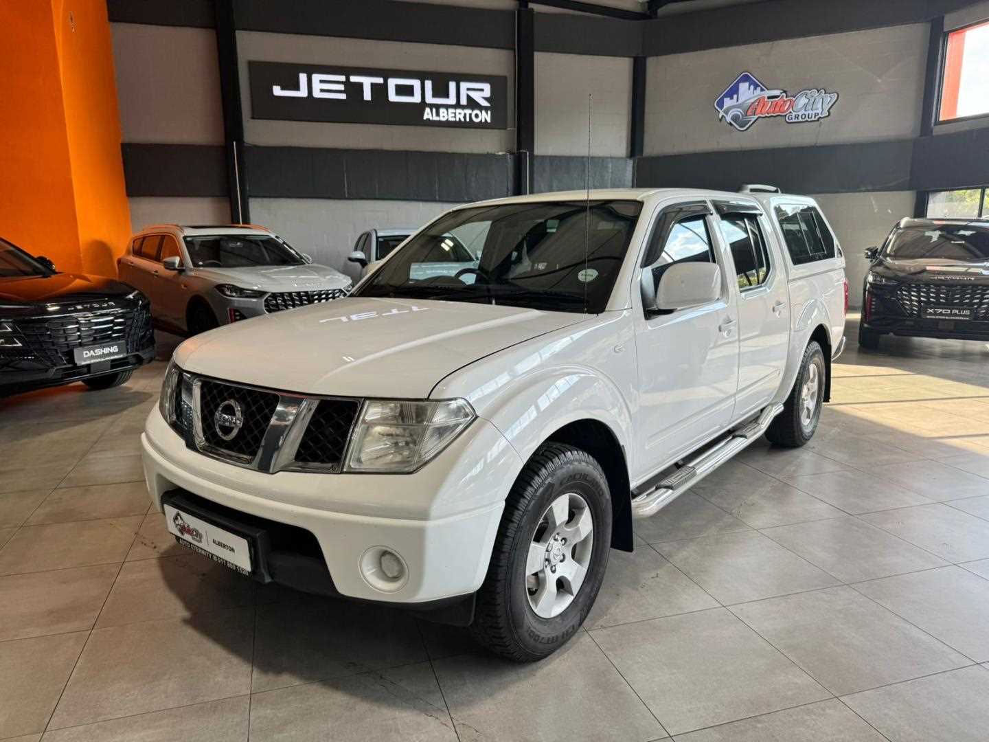 Nissan NAVARA 2.5 DCi SE P/U D/C for Sale in South Africa