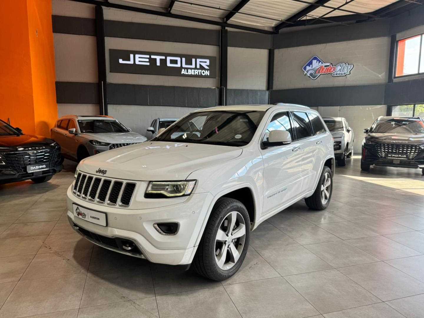 JEEP GRAND CHEROKEE 3.0L V6 CRD O/LAND for Sale in South Africa