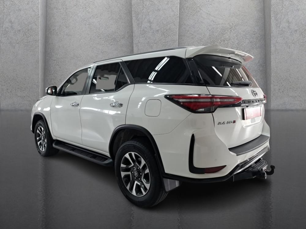 Toyota Fortuner 2.4 Gd-6 Rb At