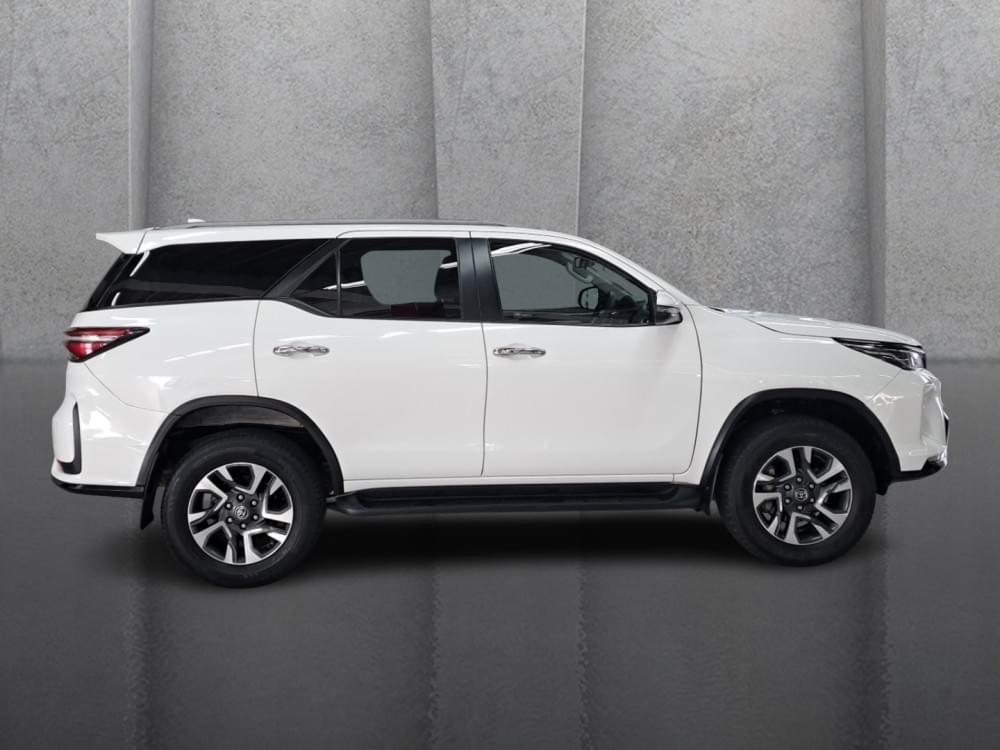 Toyota Fortuner 2.4 Gd-6 Rb At