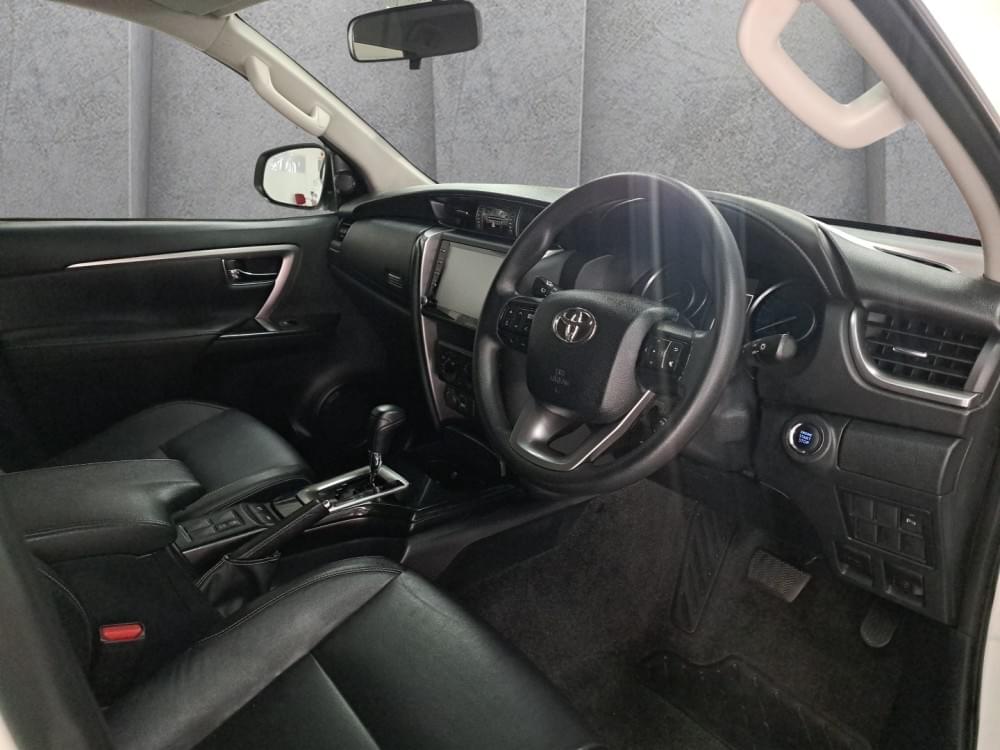 Toyota Fortuner 2.4 Gd-6 Rb At