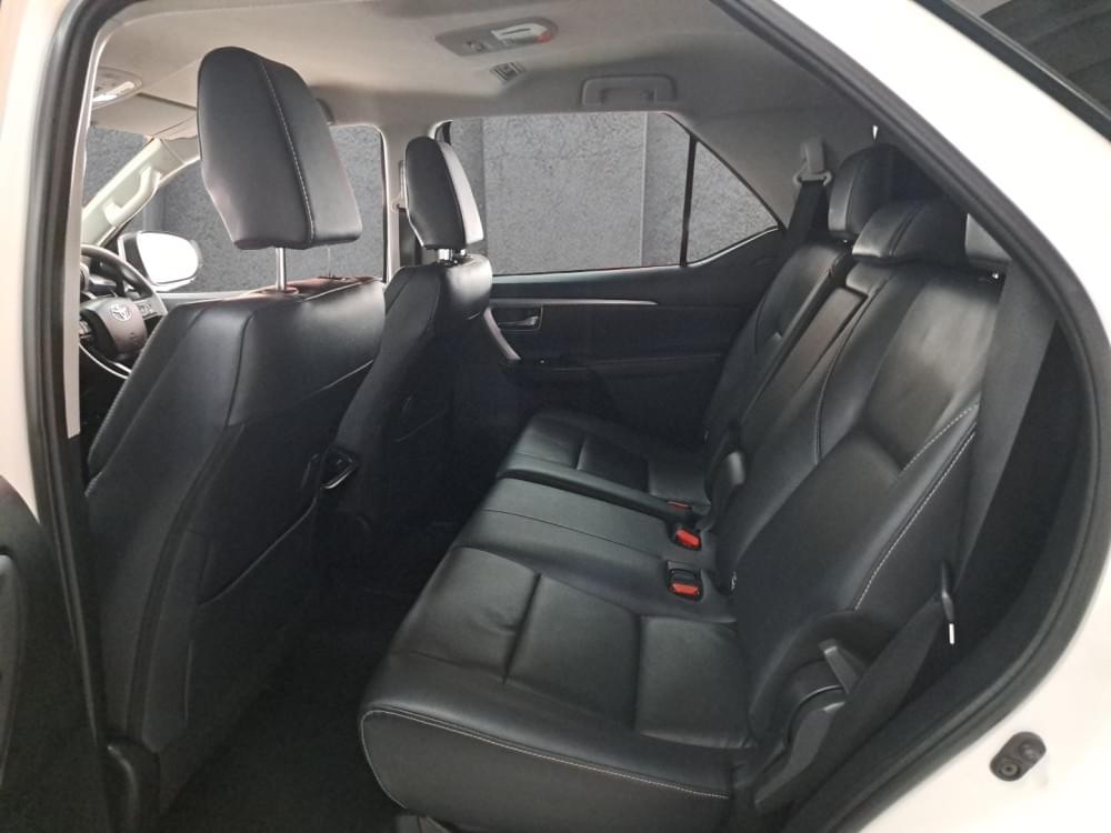 Toyota Fortuner 2.4 Gd-6 Rb At