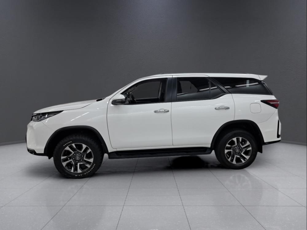 Toyota Fortuner 2.4 Gd-6 Rb At