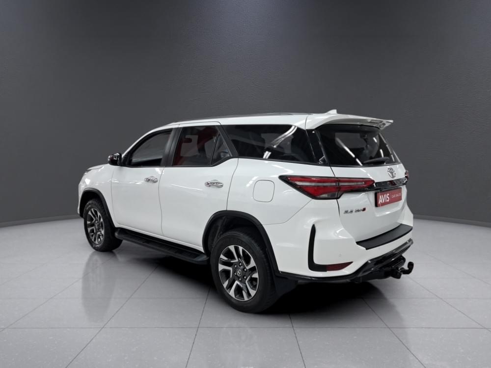 Toyota Fortuner 2.4 Gd-6 Rb At