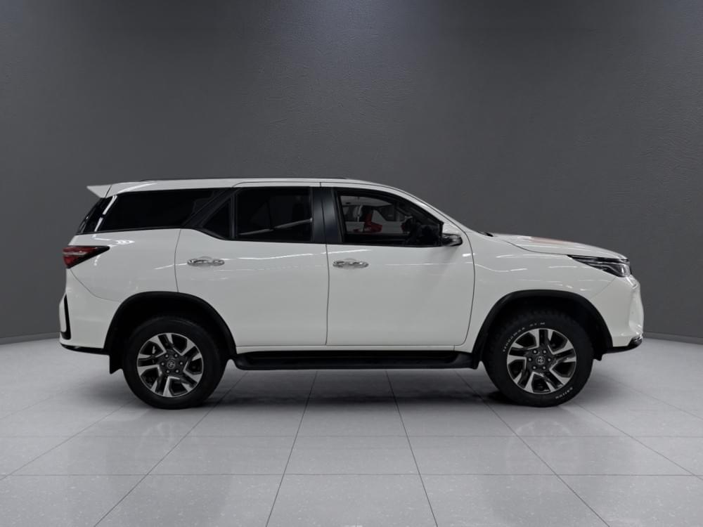 Toyota Fortuner 2.4 Gd-6 Rb At