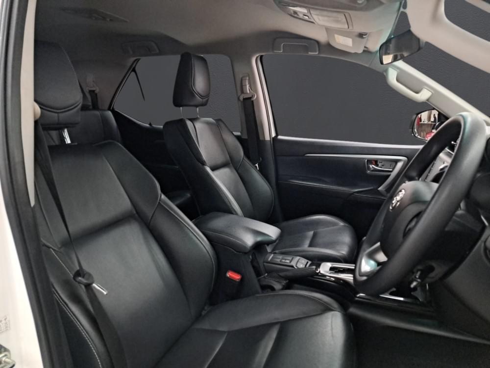 Toyota Fortuner 2.4 Gd-6 Rb At