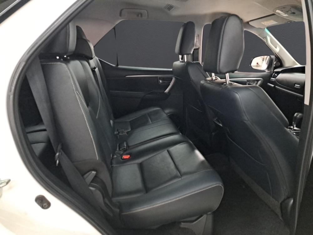 Toyota Fortuner 2.4 Gd-6 Rb At