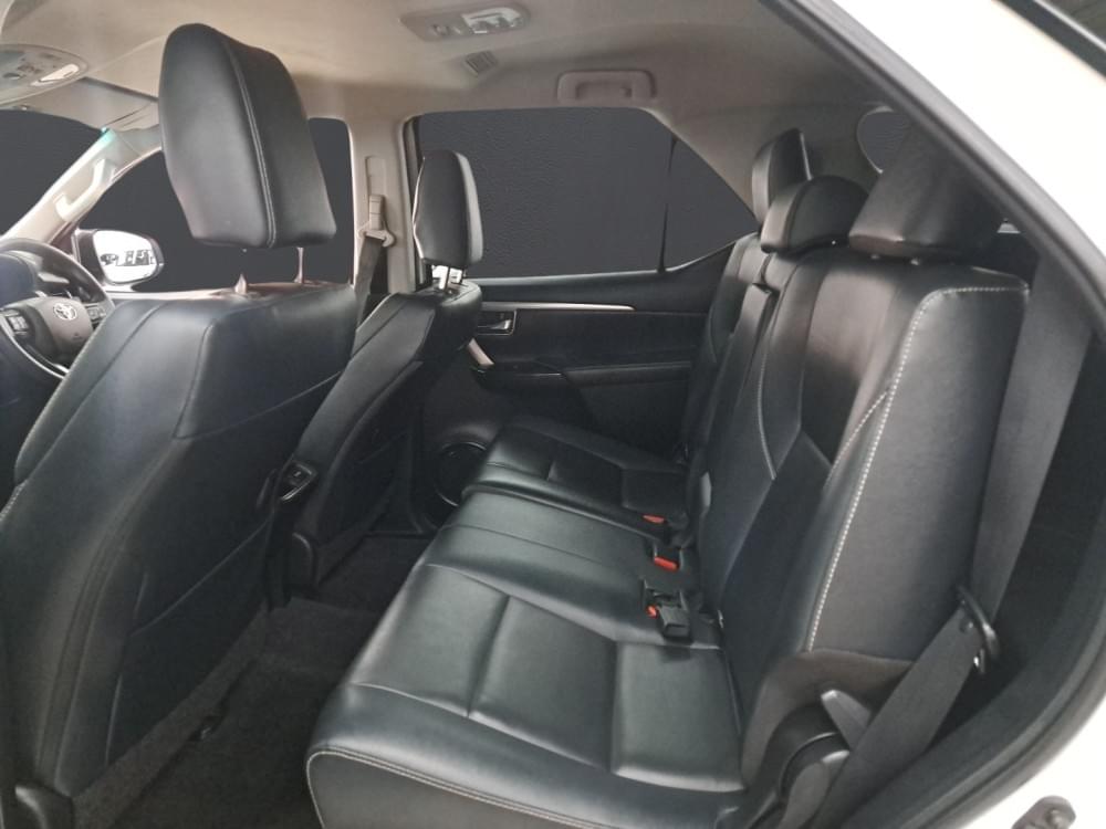 Toyota Fortuner 2.4 Gd-6 Rb At