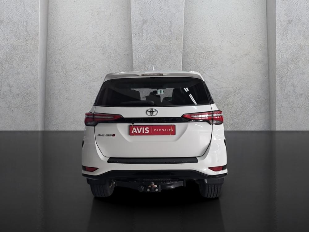 Toyota Fortuner 2.4 Gd-6 Rb At