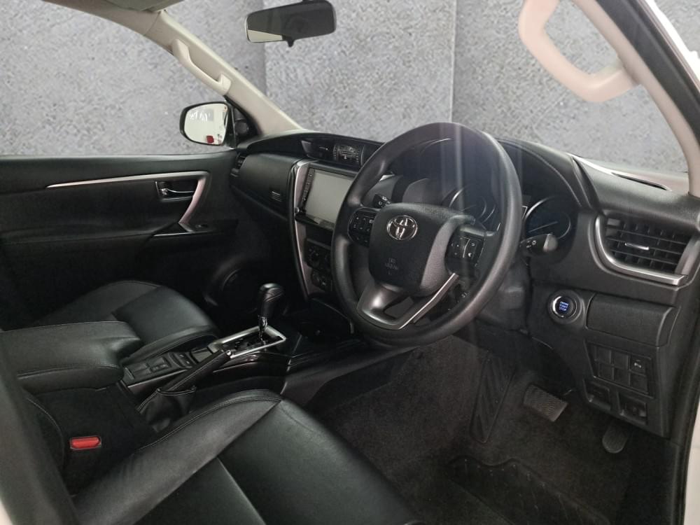 Toyota Fortuner 2.4 Gd-6 Rb At