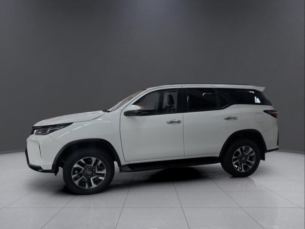 Toyota Fortuner 2.4 Gd-6 Rb At