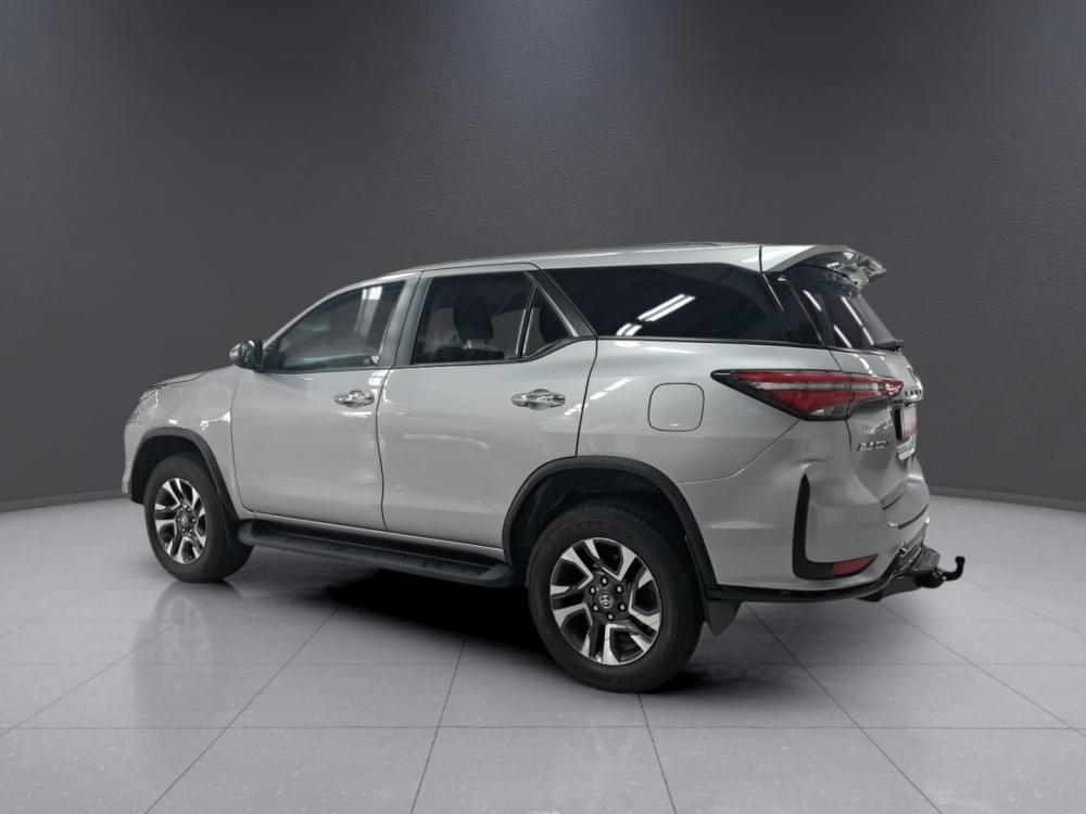 Toyota Fortuner 2.4 Gd-6 Rb At