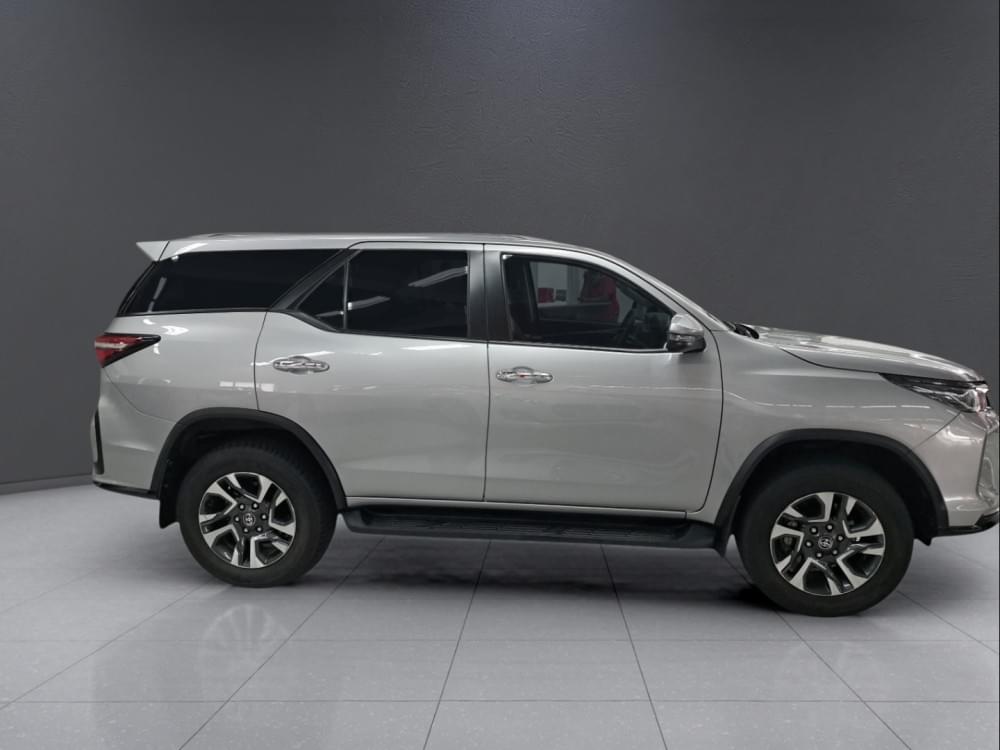 Toyota Fortuner 2.4 Gd-6 Rb At