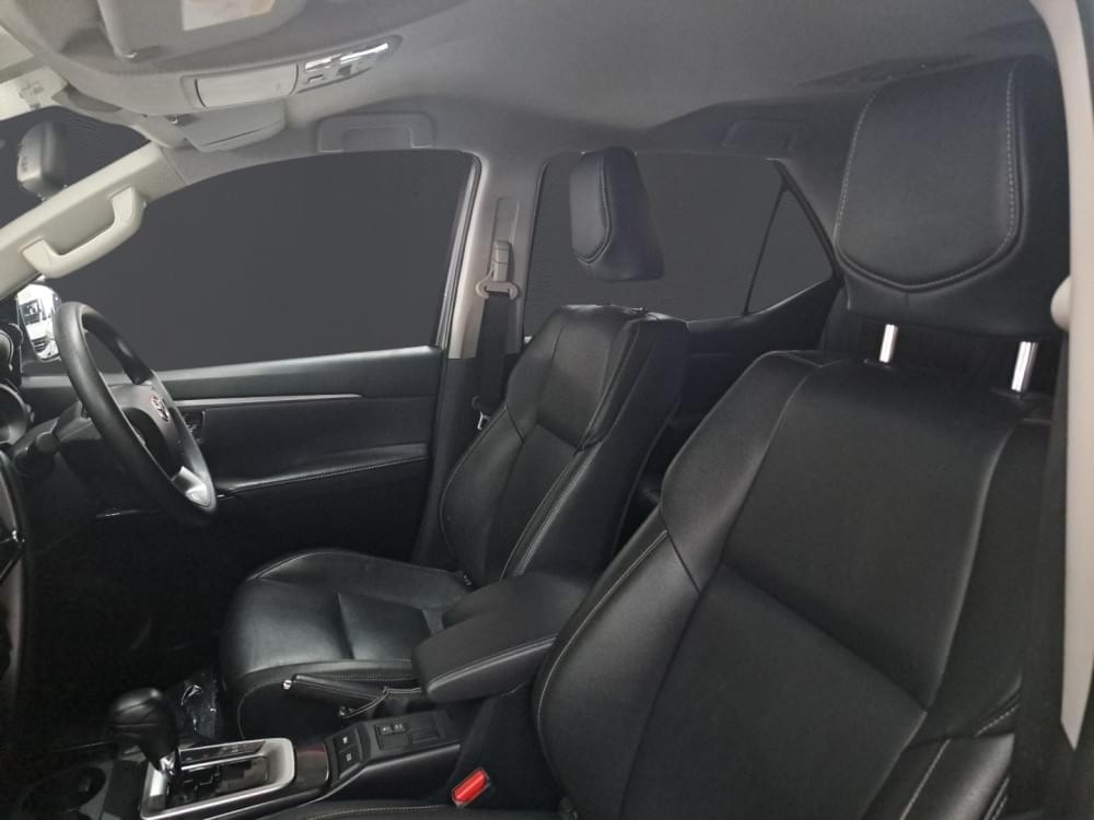 Toyota Fortuner 2.4 Gd-6 Rb At