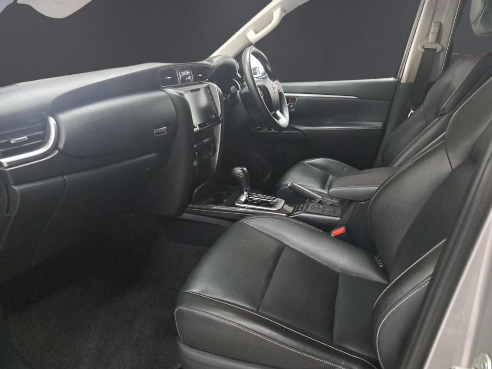 Toyota Fortuner 2.4 Gd-6 Rb At