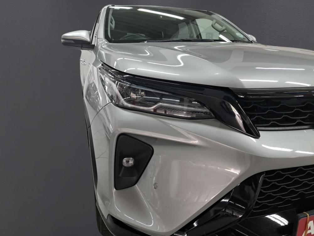 Toyota Fortuner 2.4 Gd-6 Rb At