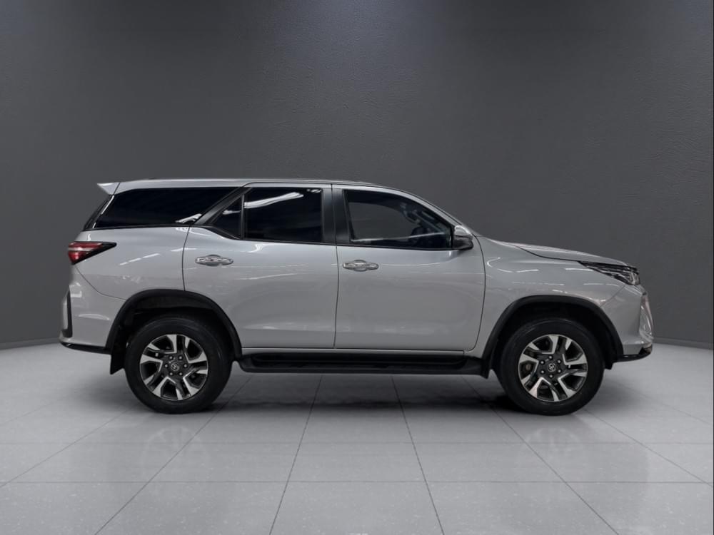 Toyota Fortuner 2.4 Gd-6 4X4 At