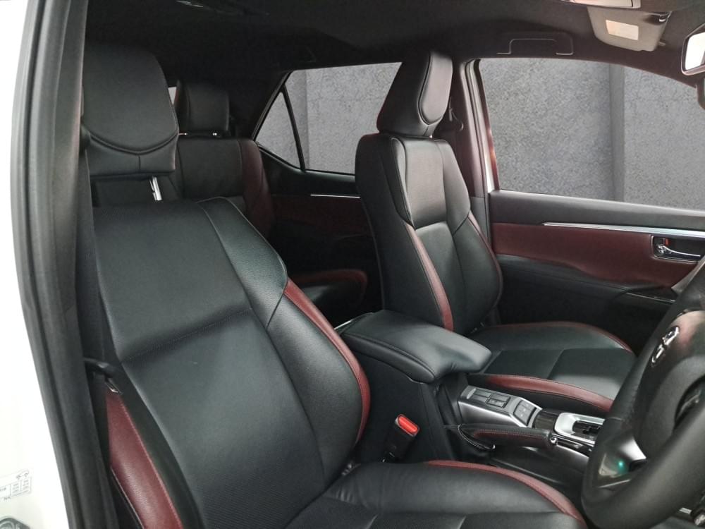 Toyota Fortuner 2.8 Gd-6 Rb At