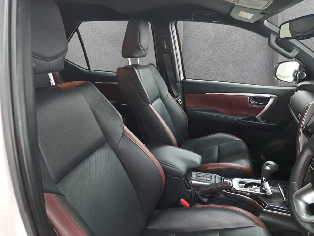 Toyota Fortuner 2.8 Gd-6 Rb At