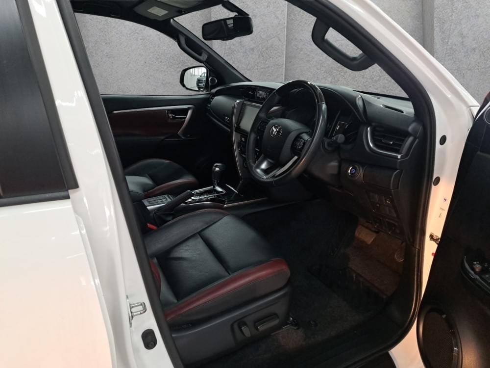 Toyota Fortuner 2.8 Gd-6 Rb At
