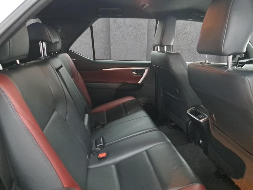 Toyota Fortuner 2.8 Gd-6 Rb At