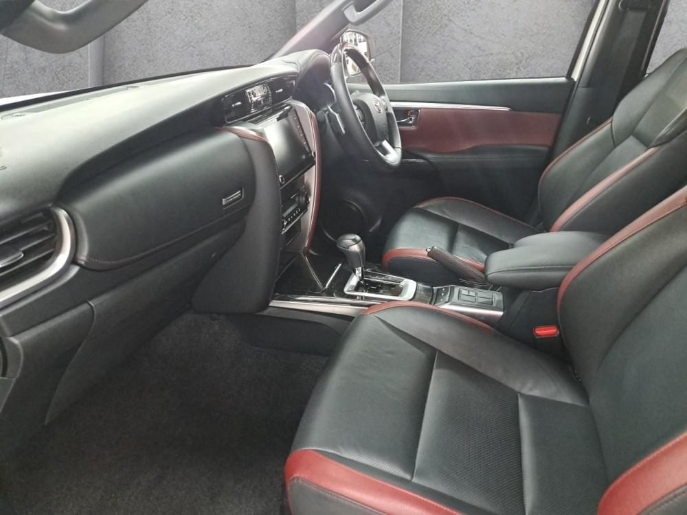 Toyota Fortuner 2.8 Gd-6 Rb At