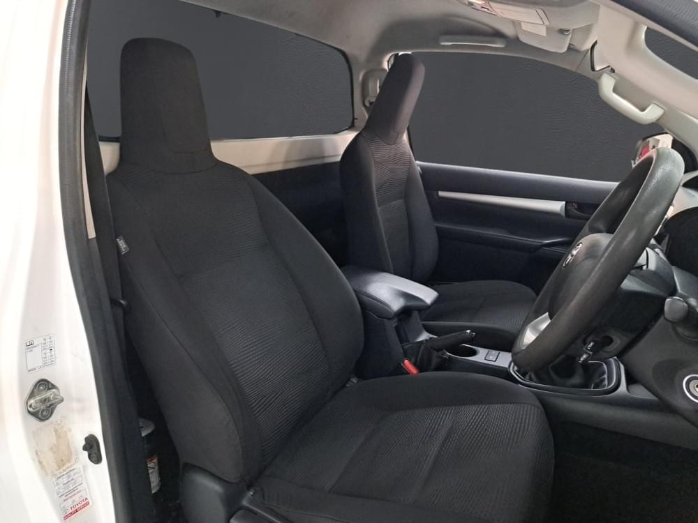 Toyota N/A 2.4 Gd-6 Raider 4X4