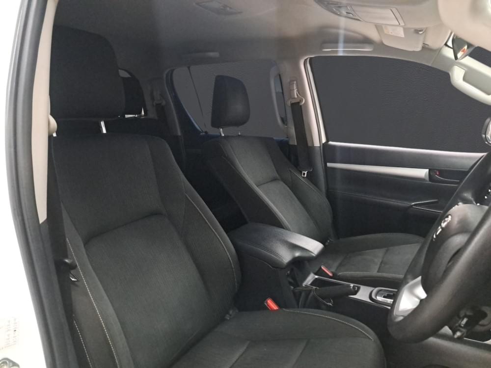 Toyota Hilux 2.4 Gd-6 Raider 4X4 At D Cab