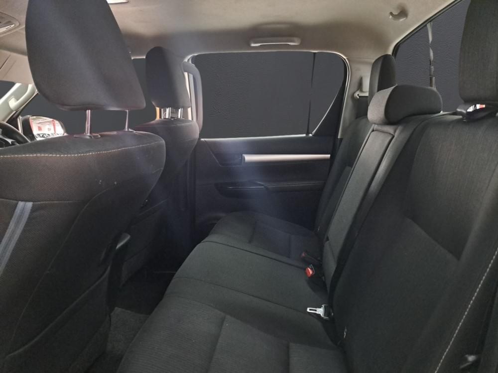 Toyota Hilux 2.4 Gd-6 Raider 4X4 At D Cab